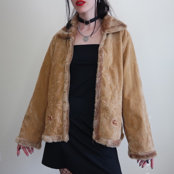 Sold - Picture 3 of 4